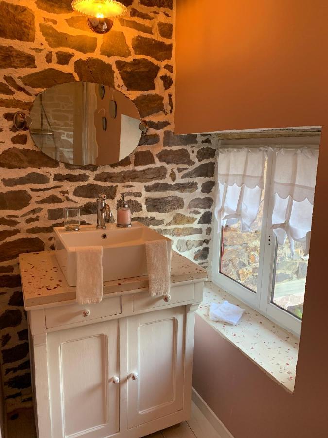 Les Bouyeres Bed and Breakfast Saint-Malon-sur-Mel Εξωτερικό φωτογραφία
