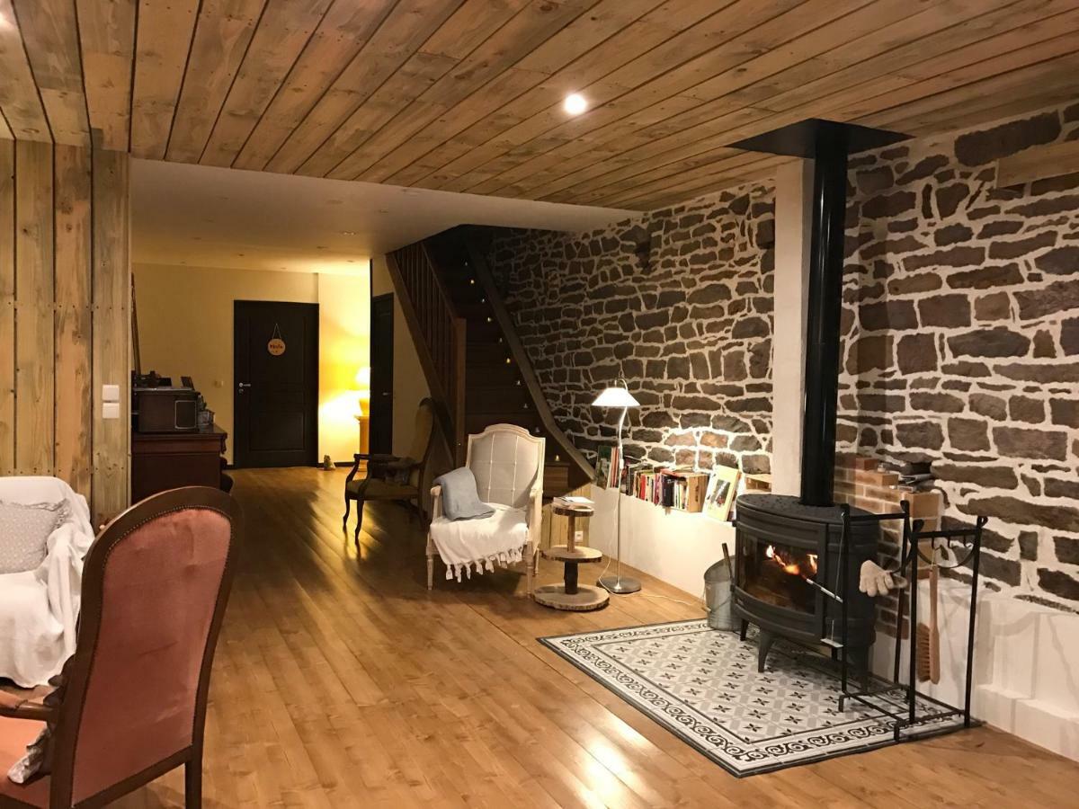Les Bouyeres Bed and Breakfast Saint-Malon-sur-Mel Εξωτερικό φωτογραφία